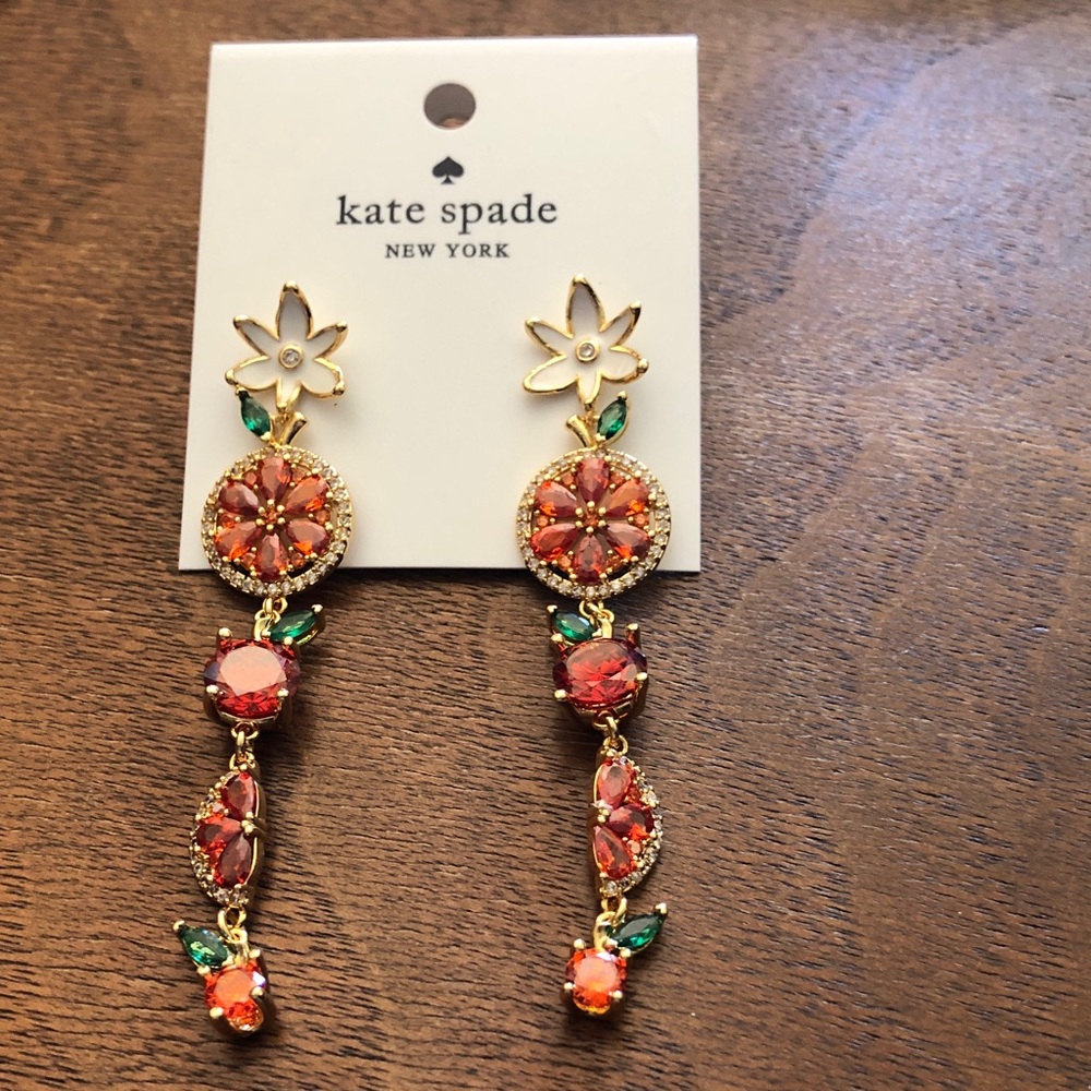 New with tag. Authentic spade Gold-Tone Floral Drop Earring.